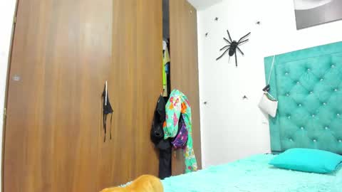 Rihanna hotx online show from 11-20-25, 09:20