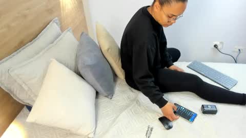 Sara online show from 04-12-26, 10:53