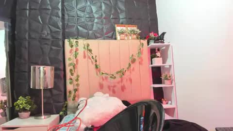 RIHONNA online show from 04-29-26, 01:21