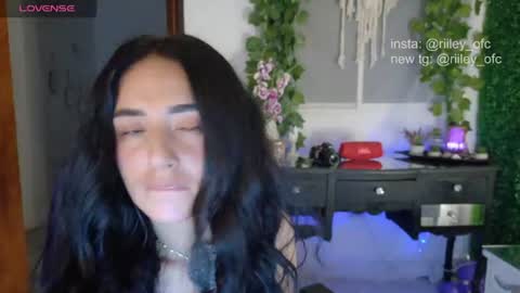 Independent model online show from 07-19-26, 08:40