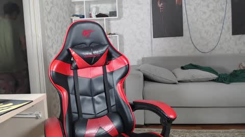 Snapshot of rik_and chatting on 12-25-24, 05:47 Rick online show from 12-25-24, 05:47