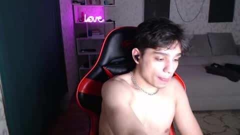 Snapshot of rik_and chatting on 02-19-25, 05:16 Rick online show from 02-19-25, 05:16