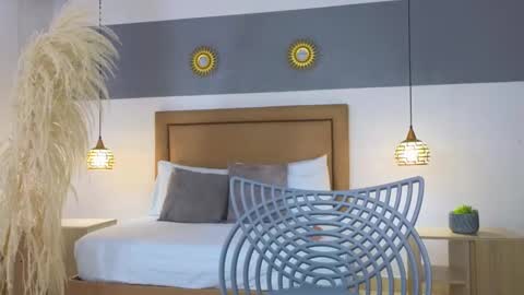 Riley Sierra online show from 02-25-25, 04:53