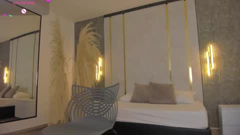 Riley Sierra online show from 11-06-25, 01:01