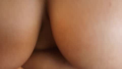 Snapshot of rileyallen01 chatting on 05-31-26, 06:09 Rilley Allen online show from 05-31-26, 06:09