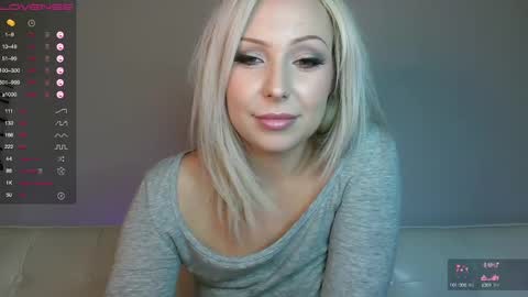 Snapshot of rileyandhawk chatting on 01-28-25, 09:19 RileyAddams online show from 01-28-25, 09:19