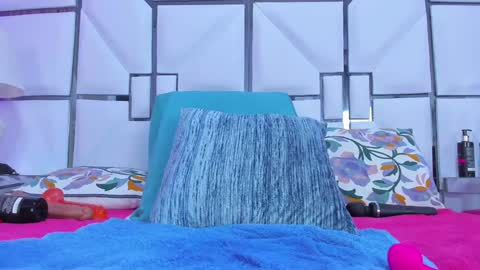 Riley online show from 02-05-25, 02:37