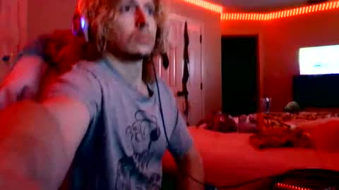 TheRealCatNoir online show from 05-19-26, 07:04