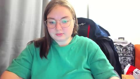 rina16 online show from 10-31-25, 06:25