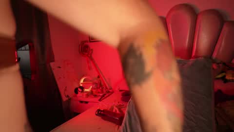 Snapshot of riniryokouwu chatting on 10-18-25, 11:27    online show from 10-18-25, 11:27