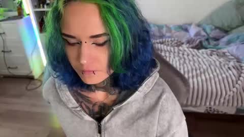   DianaBrite            fansl y online show from 09-25-25, 01:15