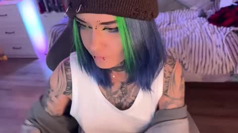   DianaBrite            fansl y online show from 10-07-25, 01:19