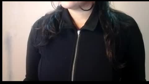 Riri online show from 11-18-25, 03:27