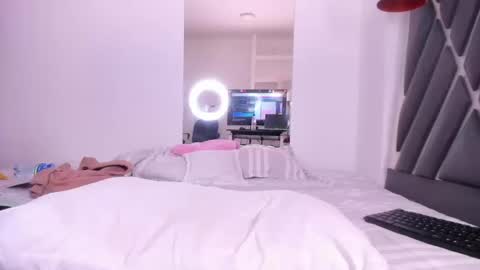 Snapshot of ririblonde chatting on 09-24-25, 03:59 Ririblonde online show from 09-24-25, 03:59