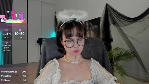 Alice online show from 05-27-26, 01:57