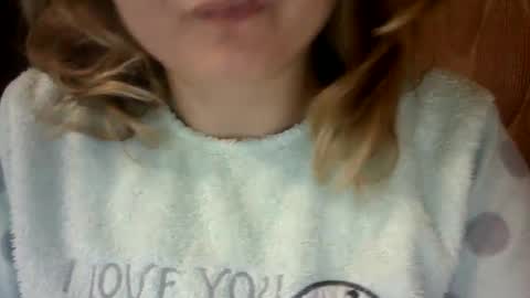 Snapshot of riveramaureen chatting on 12-20-24, 06:40 RiveraMaureen online show from 12-20-24, 06:40