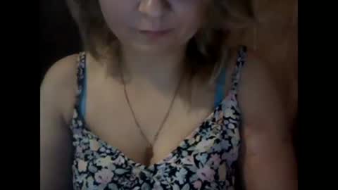 Snapshot of riveramaureen chatting on 12-23-24, 06:33 RiveraMaureen online show from 12-23-24, 06:33