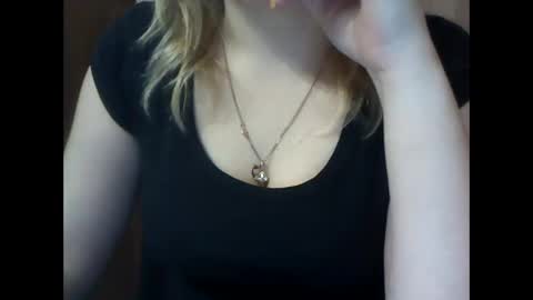 Snapshot of riveramaureen chatting on 02-13-25, 05:01 RiveraMaureen online show from 02-13-25, 05:01