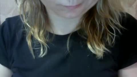 Snapshot of riveramaureen chatting on 02-14-25, 06:29 RiveraMaureen online show from 02-14-25, 06:29