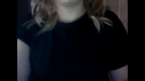 Snapshot of riveramaureen chatting on 02-19-25, 06:22 RiveraMaureen online show from 02-19-25, 06:22