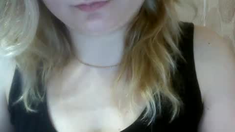 Snapshot of riveramaureen chatting on 03-04-25, 09:43 RiveraMaureen online show from 03-04-25, 09:43