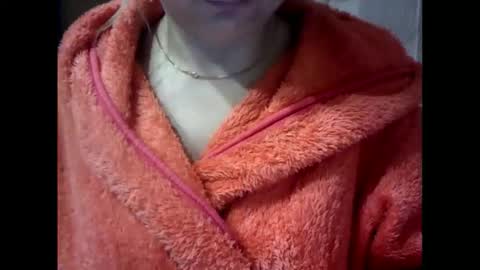 Snapshot of riveramaureen chatting on 11-14-25, 03:38 RiveraMaureen online show from 11-14-25, 03:38