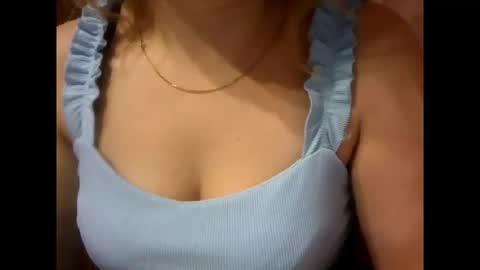 Snapshot of riveramaureen chatting on 11-24-25, 09:14 RiveraMaureen online show from 11-24-25, 09:14