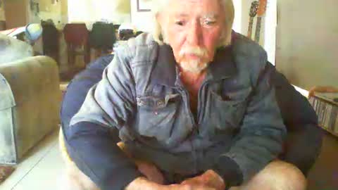 Snapshot of riverratggg chatting on 12-26-24, 06:19 riveratggg online show from 12-26-24, 06:19