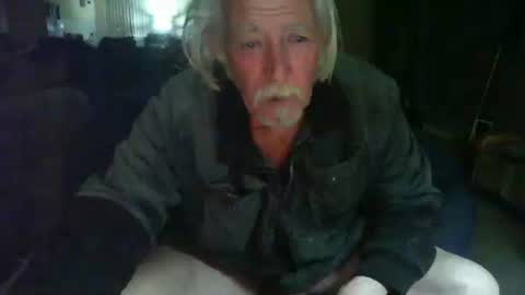 Snapshot of riverratggg chatting on 01-01-25, 09:31 riveratggg online show from 01-01-25, 09:31