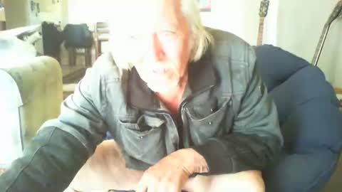 Snapshot of riverratggg chatting on 01-06-25, 06:36 riveratggg online show from 01-06-25, 06:36
