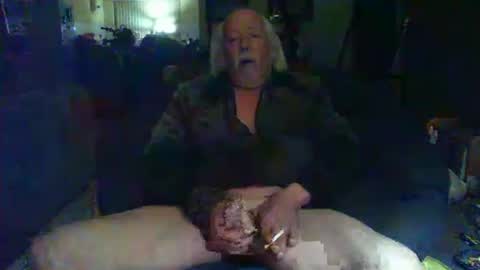 Snapshot of riverratggg chatting on 10-25-25, 08:36 riveratggg online show from 10-25-25, 08:36