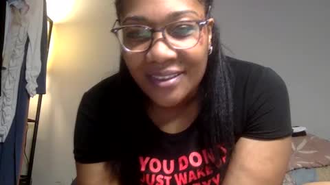 Snapshot of riversaint chatting on 12-11-24, 06:20 River Saint online show from 12-11-24, 06:20