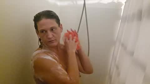 Snapshot of rjeanr chatting on 11-22-25, 04:28 Randiz online show from 11-22-25, 04:28