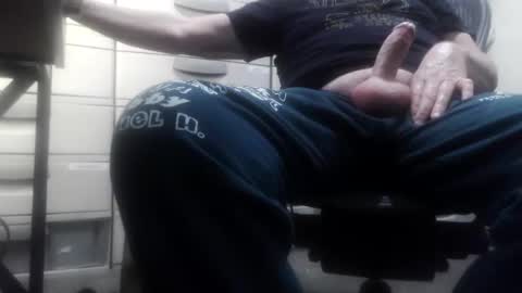 Snapshot of rlcock1 chatting on 12-19-25, 08:32 rlcock1 online show from 12-19-25, 08:32