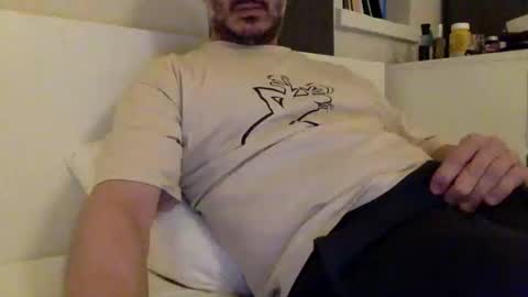 Snapshot of roadbikerider chatting on 02-09-25, 07:19 20cm online show from 02-09-25, 07:19