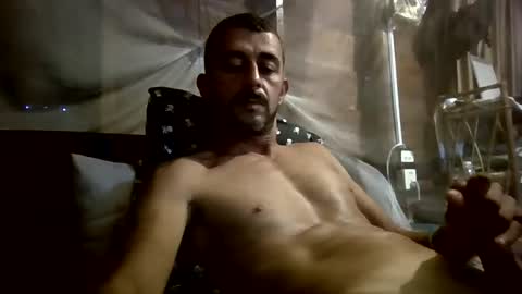 Snapshot of roadsidepicnic01 chatting on 01-08-25, 09:21 Daddy online show from 01-08-25, 09:21