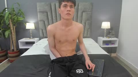 Roan Birkin online show from 01-31-25, 11:56