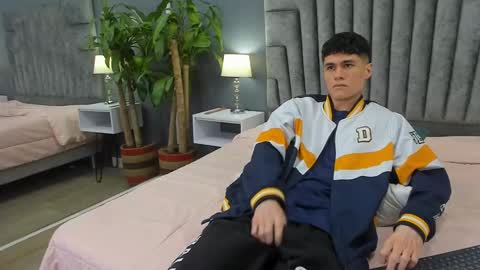 Roan Birkin online show from 02-11-25, 01:41