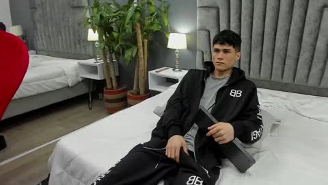 Roan Birkin online show from 02-16-25, 10:43