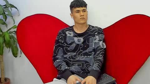 Roan Birkin online show from 03-09-25, 07:26