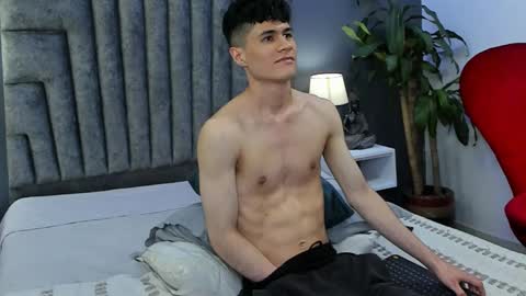 Roan Birkin online show from 03-11-25, 01:48