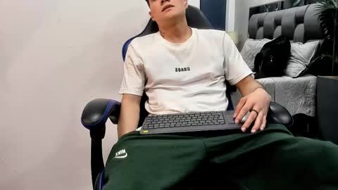 Roan Birkin online show from 10-14-25, 08:31