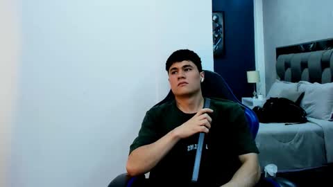 Roan Birkin online show from 11-24-25, 07:35