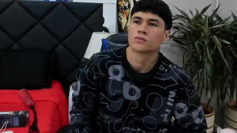 Roan Birkin online show from 03-24-26, 07:30