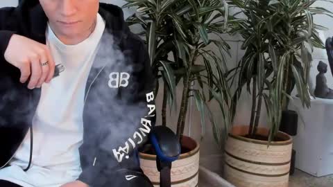 Snapshot of roan_birkin chatting on 04-30-26, 07:42 Roan Birkin online show from 04-30-26, 07:42