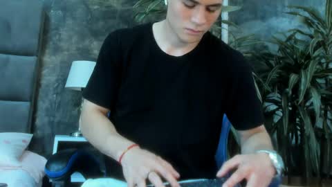 Snapshot of roan_birkin chatting on 05-11-26, 07:55 Roan Birkin online show from 05-11-26, 07:55