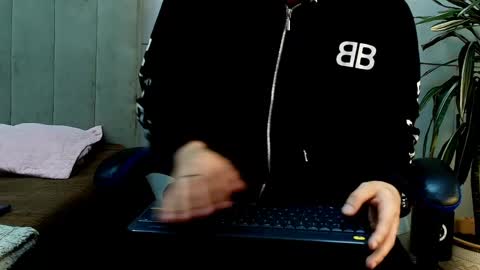 Snapshot of roan_birkin chatting on 05-25-26, 07:42 Roan Birkin online show from 05-25-26, 07:42