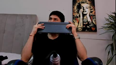 Snapshot of roan_birkin chatting on 06-04-26, 08:37 Roan Birkin online show from 06-04-26, 08:37