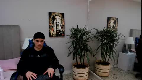 Snapshot of roan_birkin chatting on 06-09-26, 07:14 Roan Birkin online show from 06-09-26, 07:14