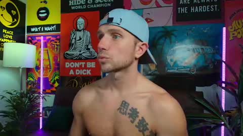 Snapshot of rob_ryder chatting on 12-12-24, 02:04 rob ryder online show from 12-12-24, 02:04